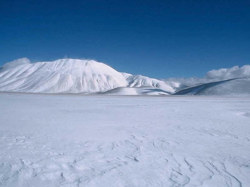 La piana di Castelluccio innevata