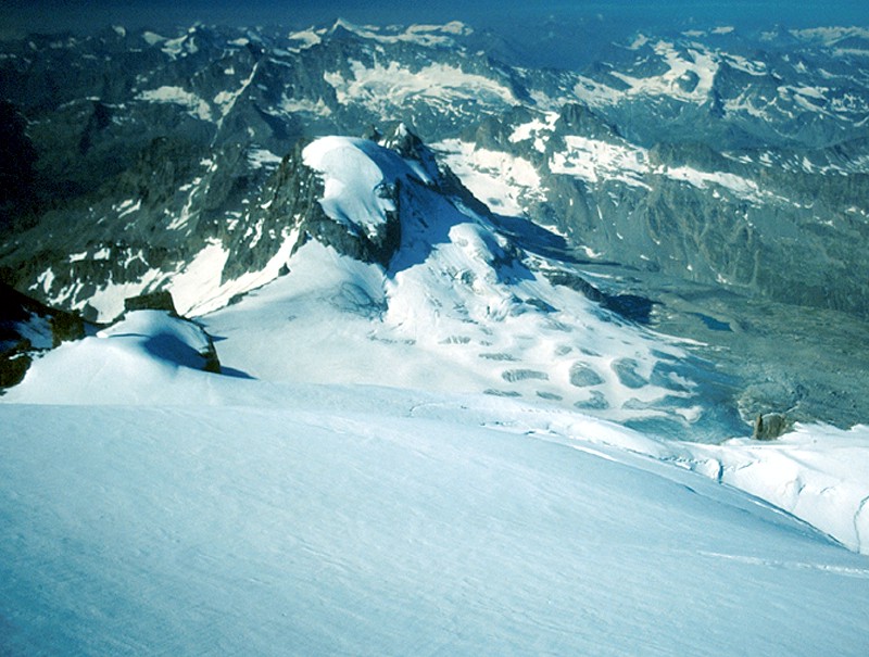 Punta Ciarforon, dalla vetta del Gran Paradiso panorama verso Ovest