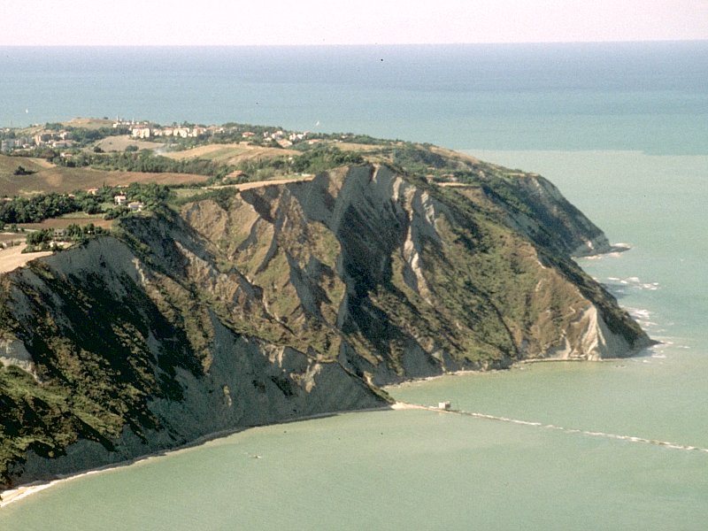 Falesie sopra lo scoglio del Trave