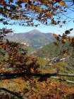 La valle del Secchia e sullo sfondo il Monte Ventasso