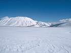 Schneebedeckte Piana di Castelluccio