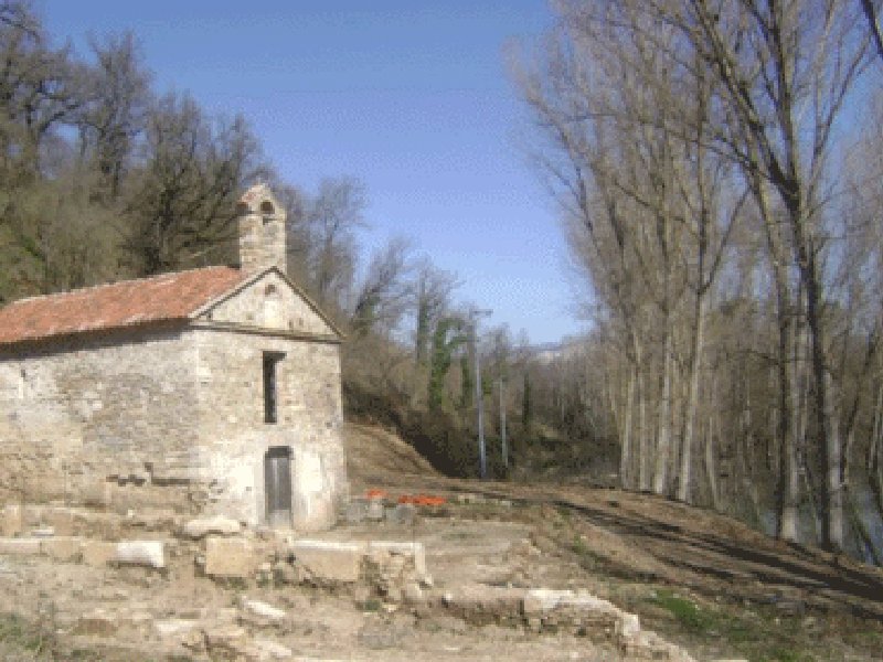 Die moderne Kirche von San Laverio, die schon seit der römischen Zeit ein Kultusort war.