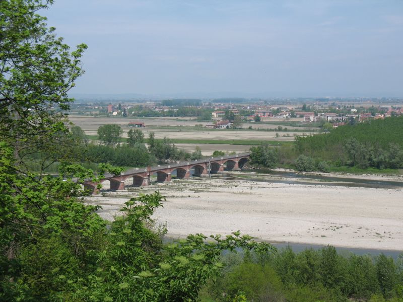 Il ponte sul Po tra Verrua Savoia e Crescentino